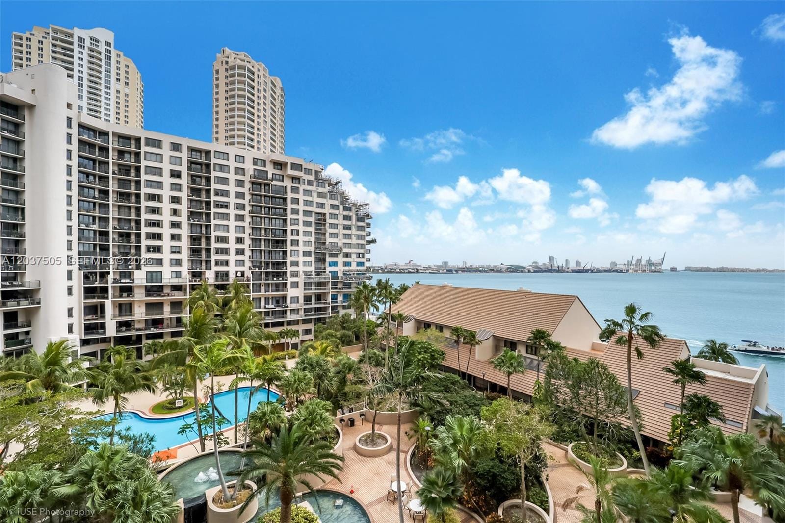520 Brickell Key Drive A802 — photo 2