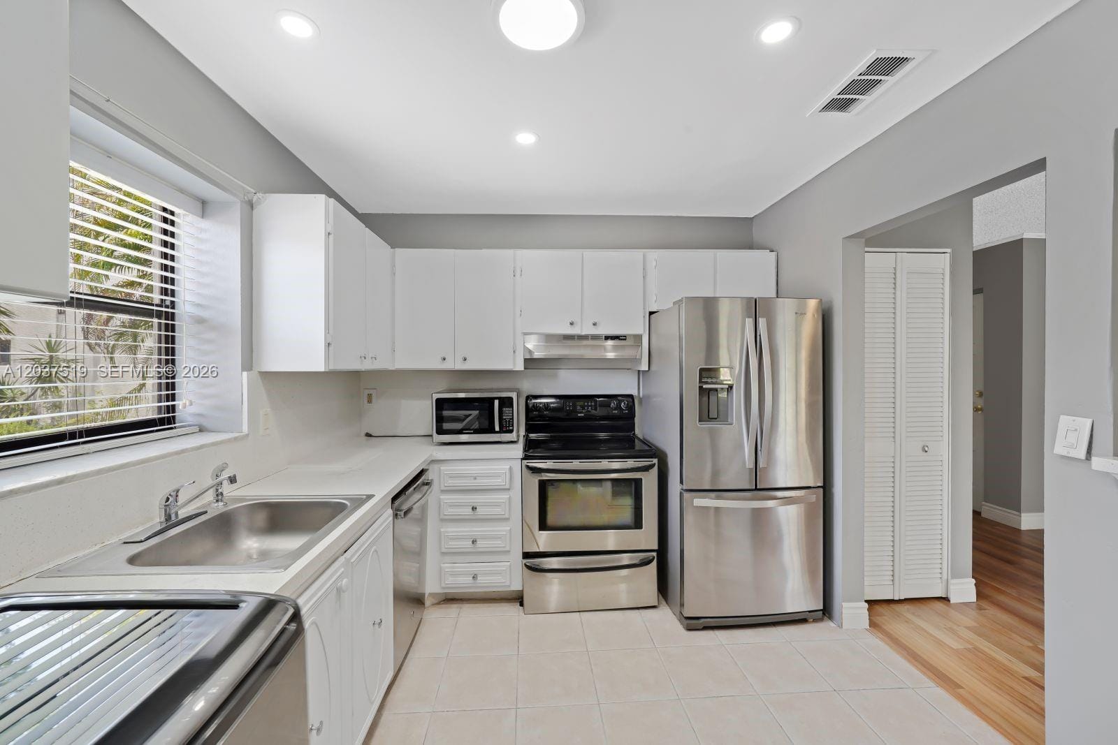 301 N Pine Island Road 165, Plantation, FL 33324 photo 14