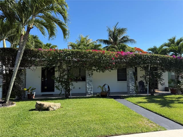 612 W Drew Street E, Lantana, FL 33462
