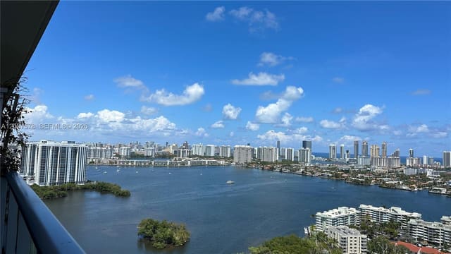 16385 Biscayne Boulevard 3019, North Miami Beach, FL 33160