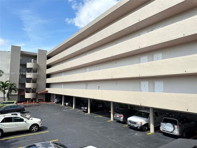 802 NW 87th Avenue 315, Sandalwood Condo Apts, Miami, FL