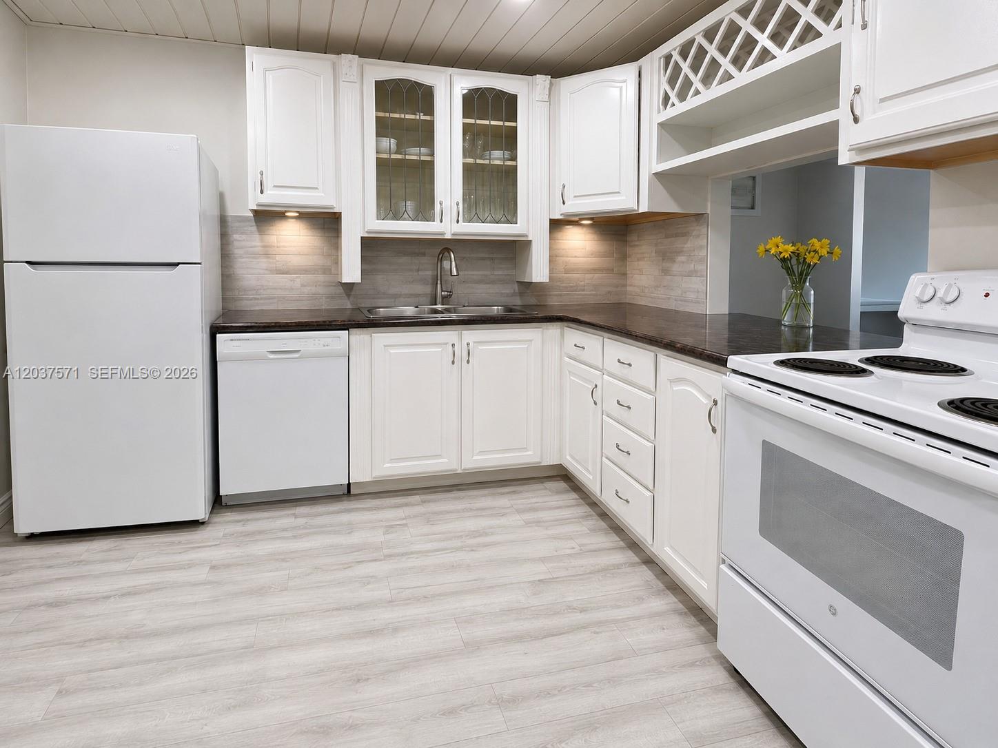 6886 N Kendall Drive D407, Pinecrest, FL 33156, Pinecrest