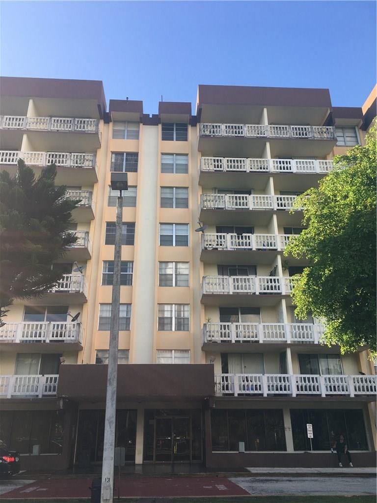 15600 NW 7th Avenue 421, Miami, FL 33169 photo 2