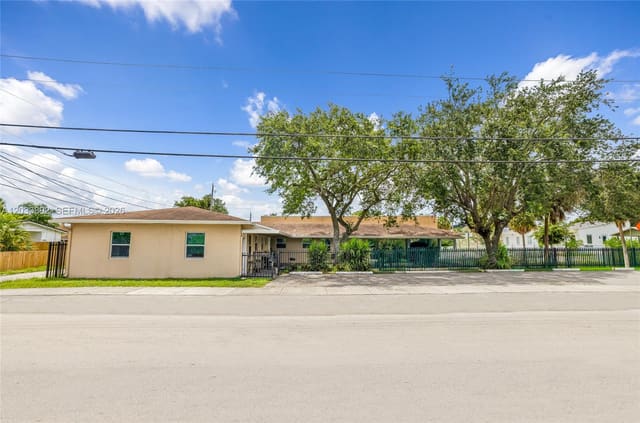 2247 Simms Street, Hollywood, FL 33020