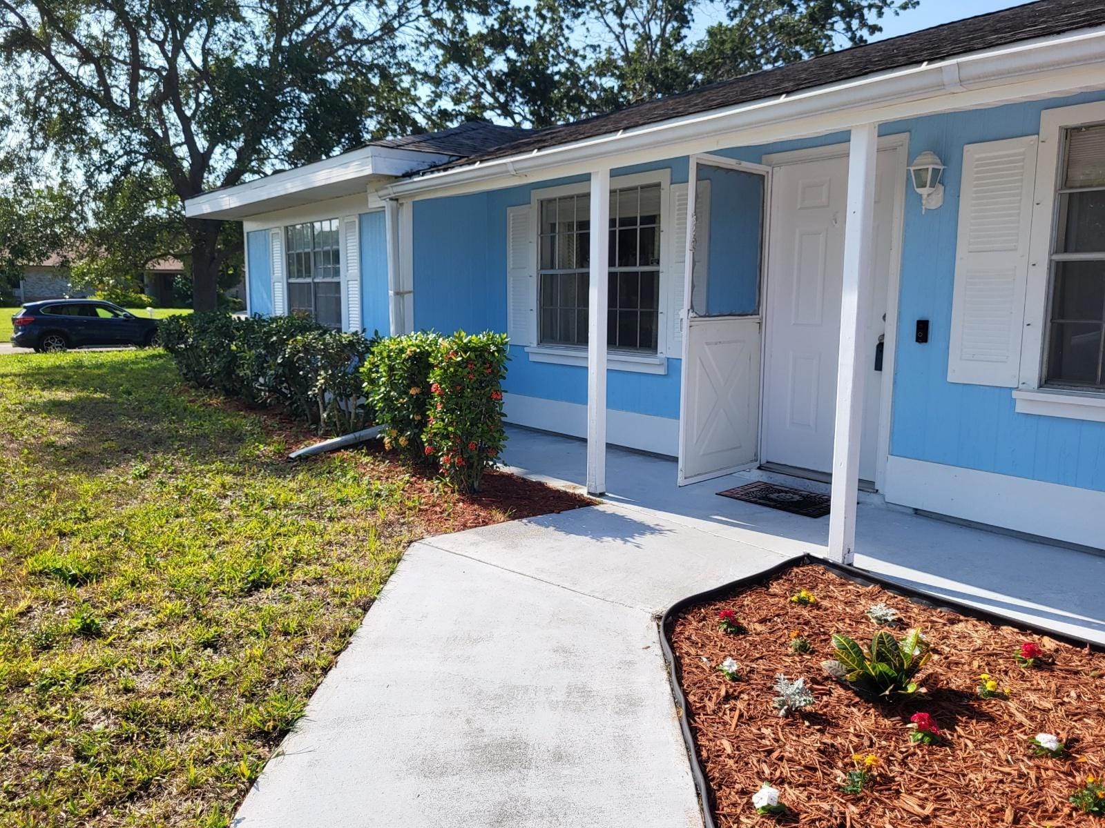 702 SW Belmont Circle — photo 2