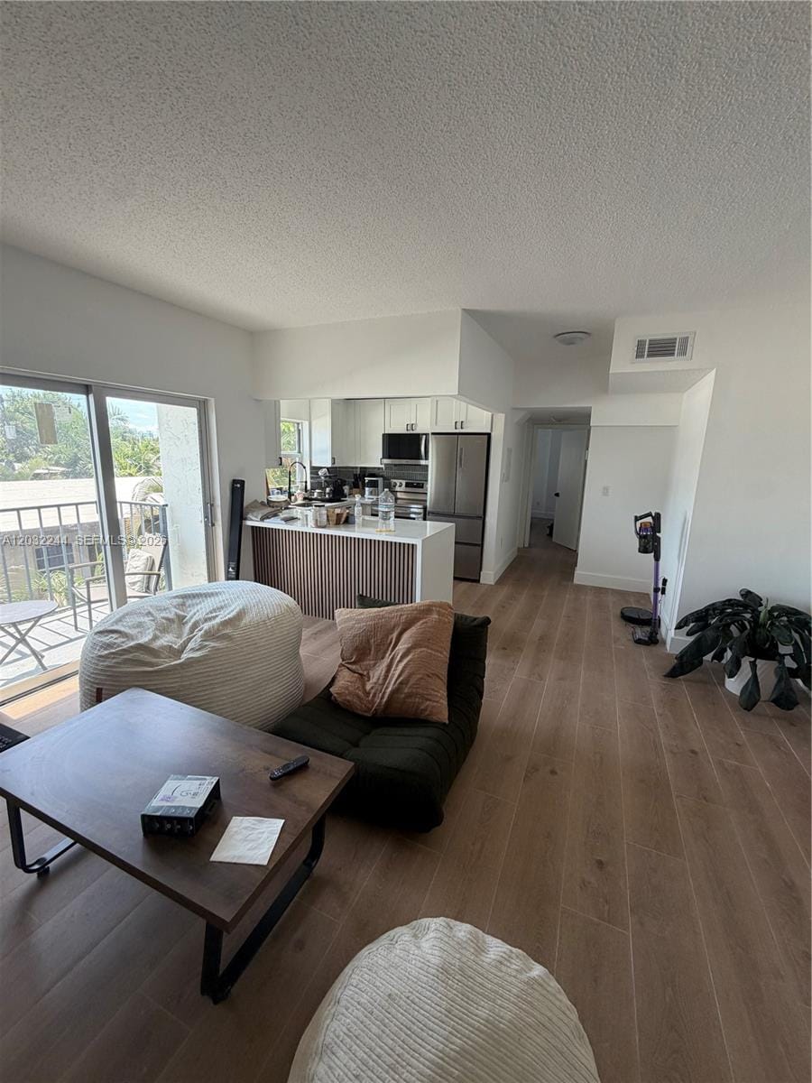 1960 Marseille Drive 304, Miami Beach, FL 33141 photo 4
