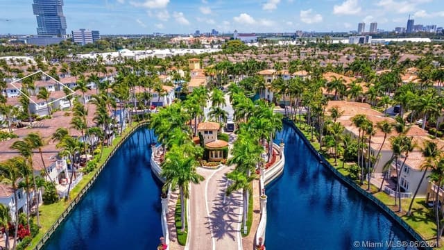 20824 NE 30th Place, Aventura, FL 33180
