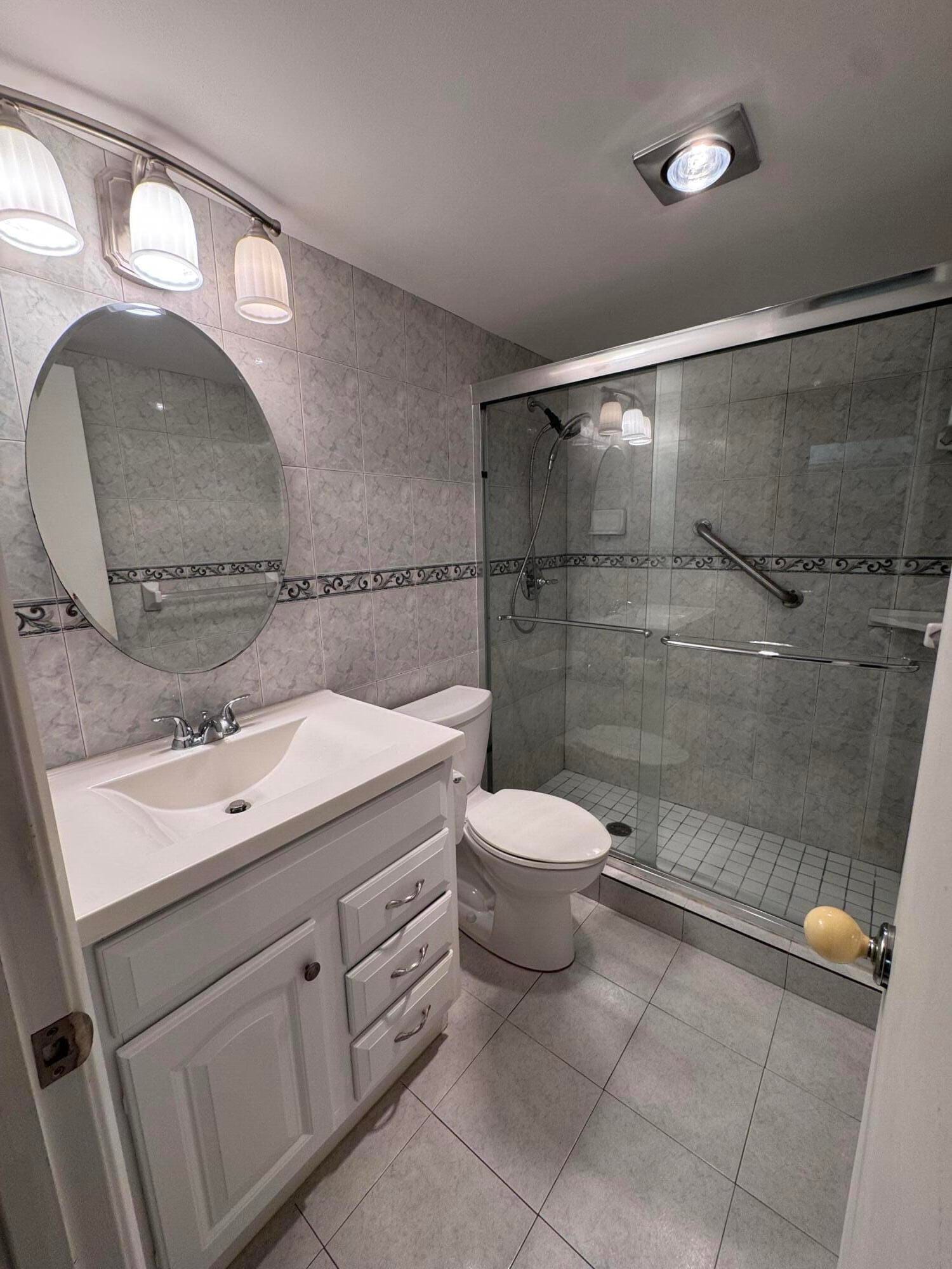 5660 SW 3rd Place 105, Margate, FL 33068 photo 2