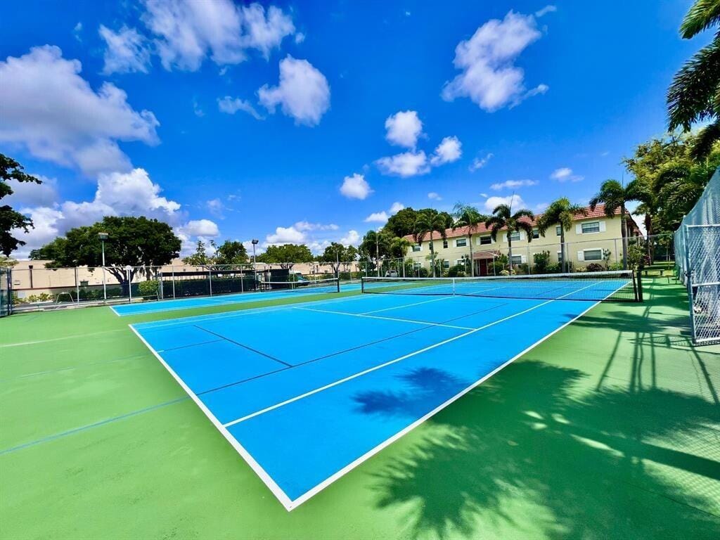 5660 SW 3rd Place 105, Margate, FL 33068 photo 11