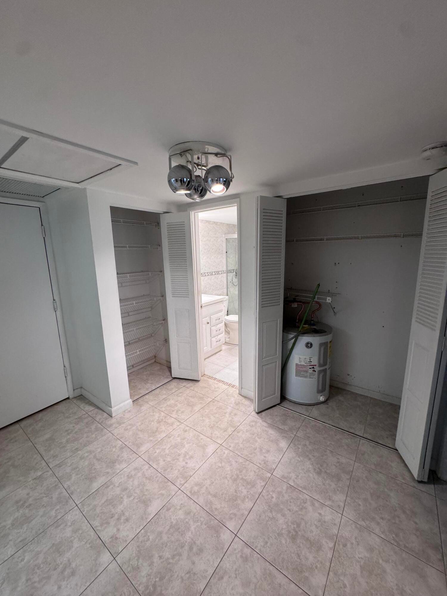 5660 SW 3rd Place 105, Margate, FL 33068 photo 4