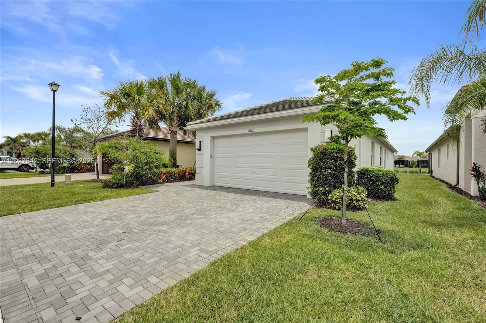 13328 SW River Rock Road — photo 3