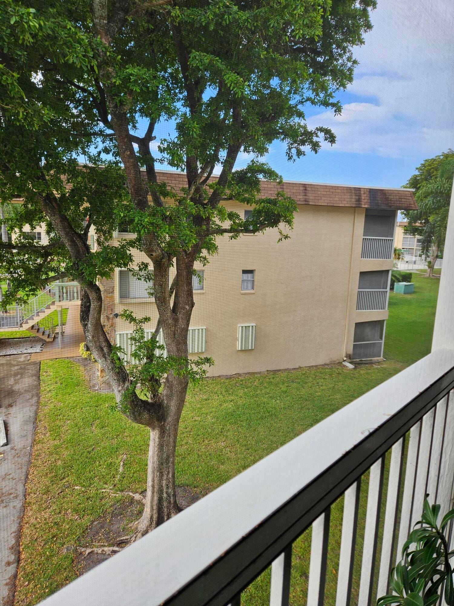 300 Village Green Circle S 302 — photo 10