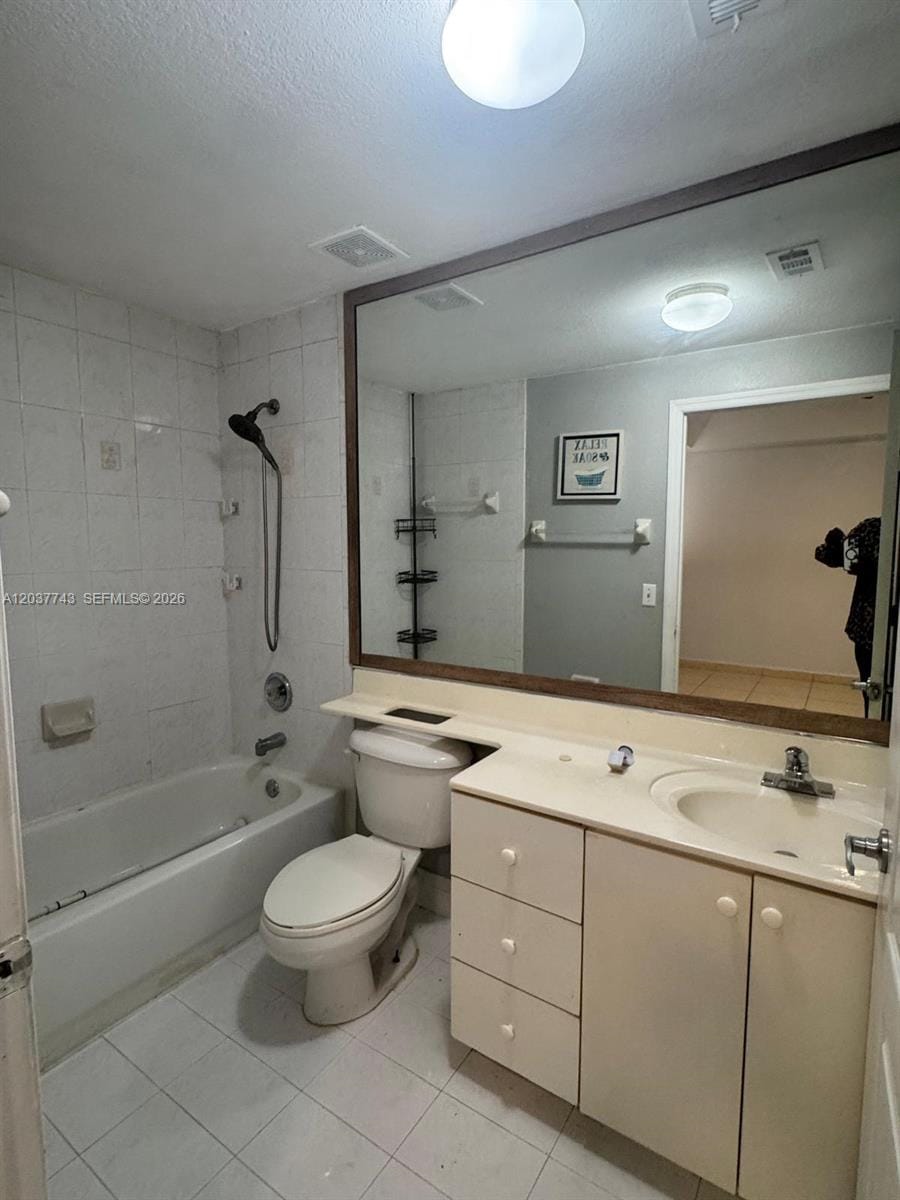7502 NW 175th Street 7502 — photo 12