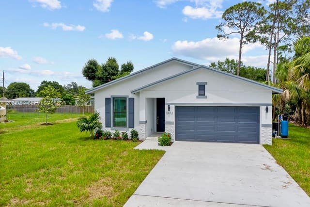 7704 Pacific Avenue, Fort Pierce, FL 34951