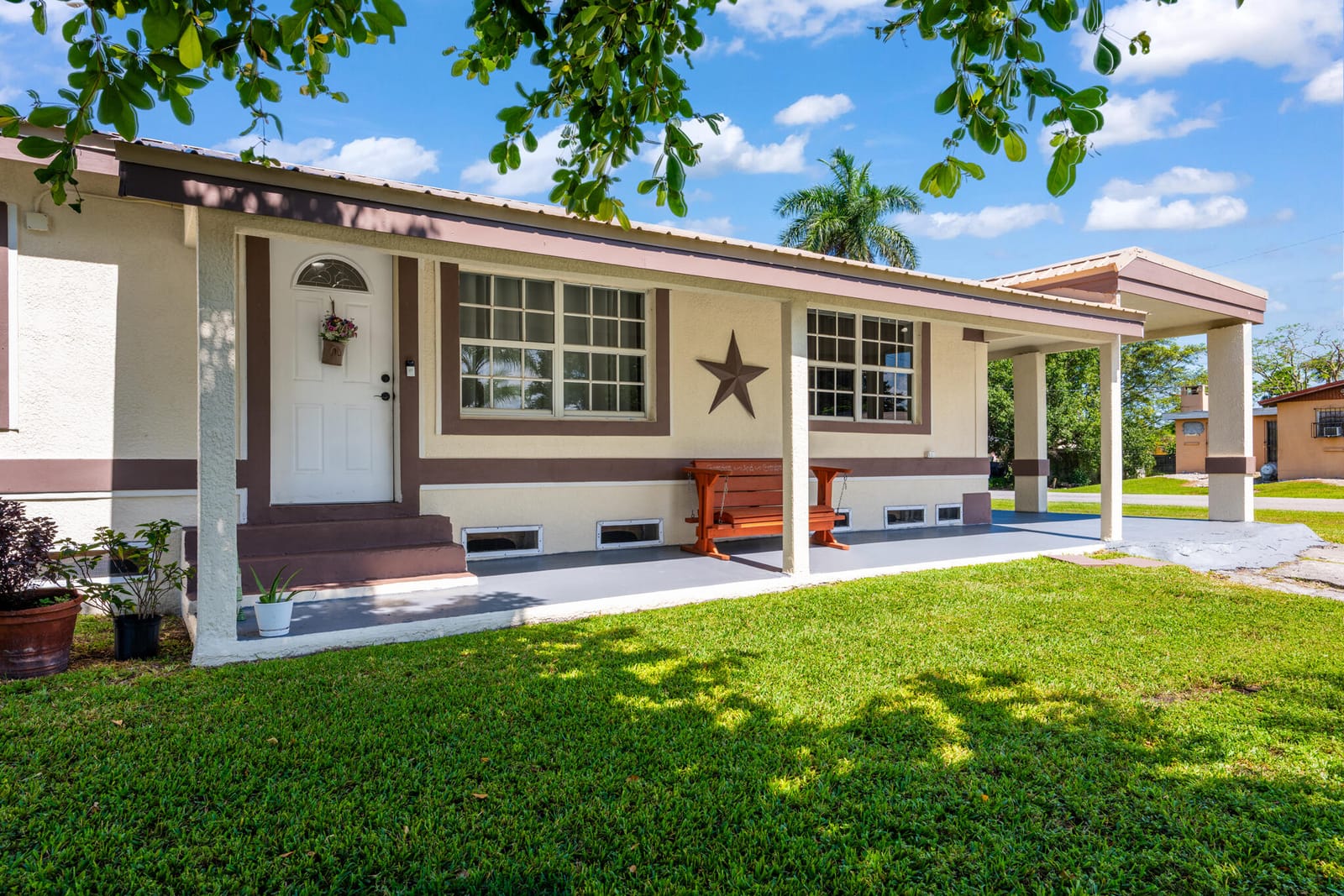 410 SE 4th Avenue, South Bay, FL 33493 photo 2