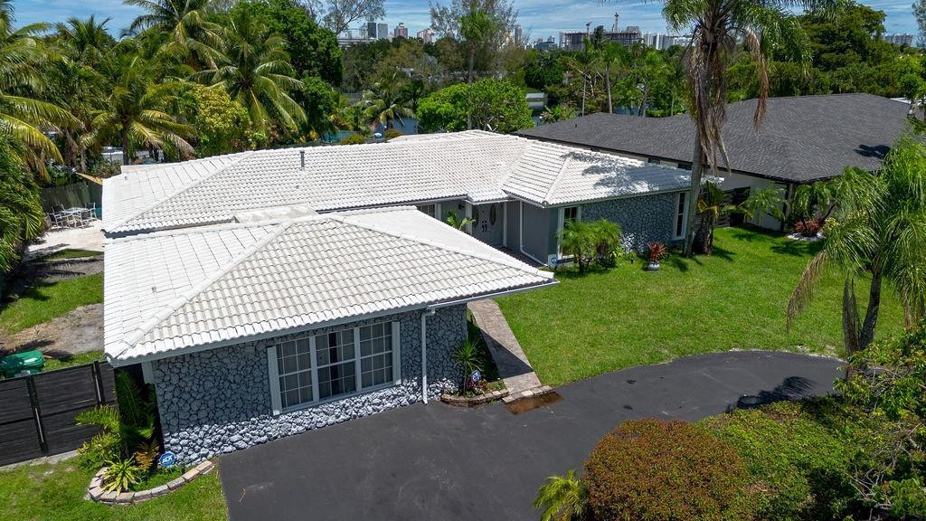 19885 NE 22nd Avenue, Miami, FL 33180, Miami