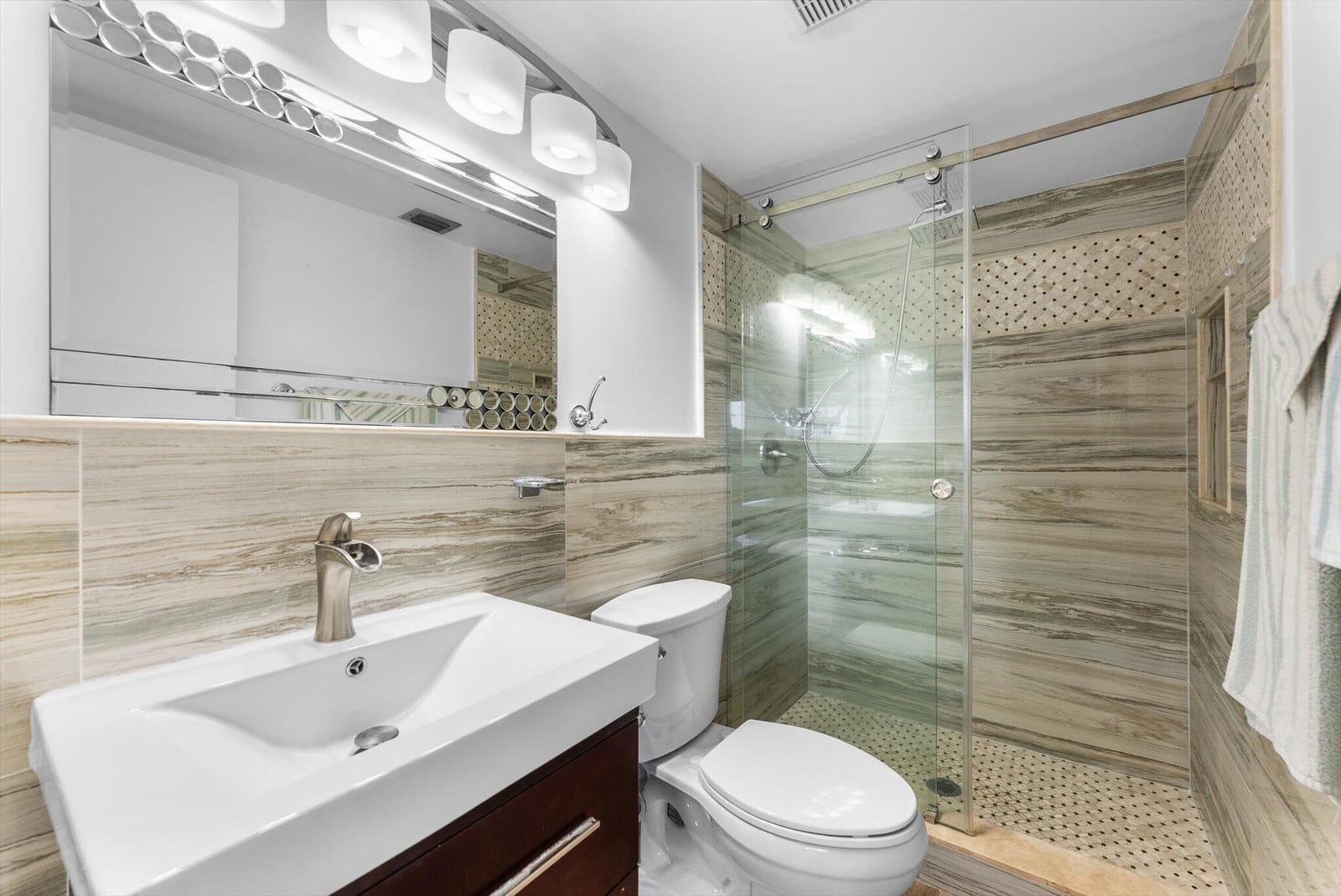 421 Pine Glen Lane A2, Greenacres, FL 33463 photo 8