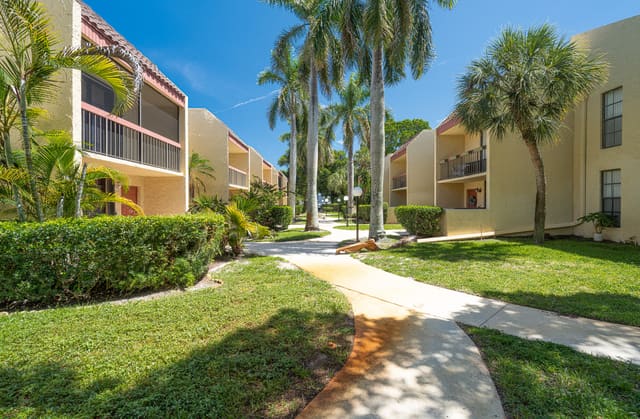 769 SE 1st Way 85, Deerfield Beach, FL 33441