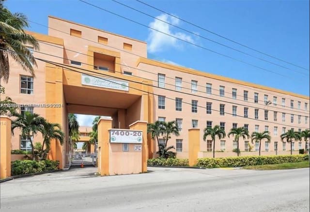 7420 W 20th Avenue 452, Hialeah, FL 33016