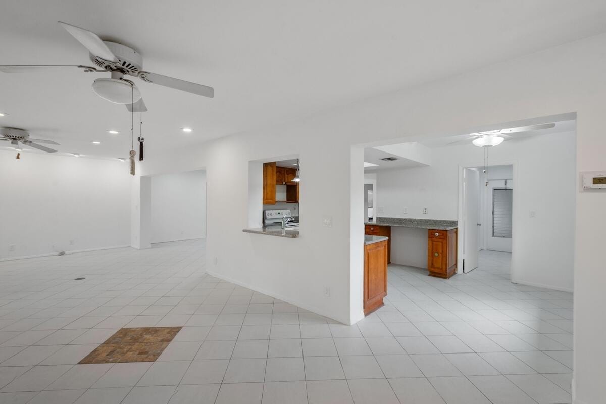 4704 Queen Palm Lane, Tamarac, FL 33319 photo 2