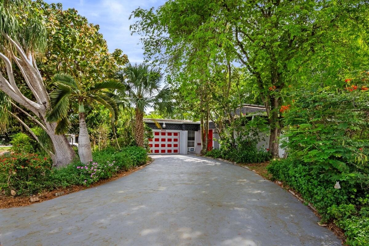 4704 Queen Palm Lane, Tamarac, FL 33319 photo 23