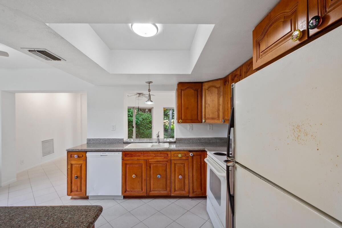 4704 Queen Palm Lane, Tamarac, FL 33319 photo 10