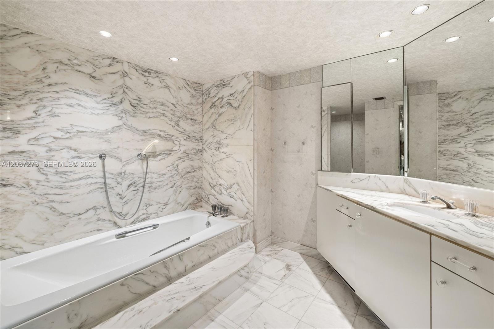 5500 Collins Avenue 1401, Miami Beach, FL 33140 photo 17