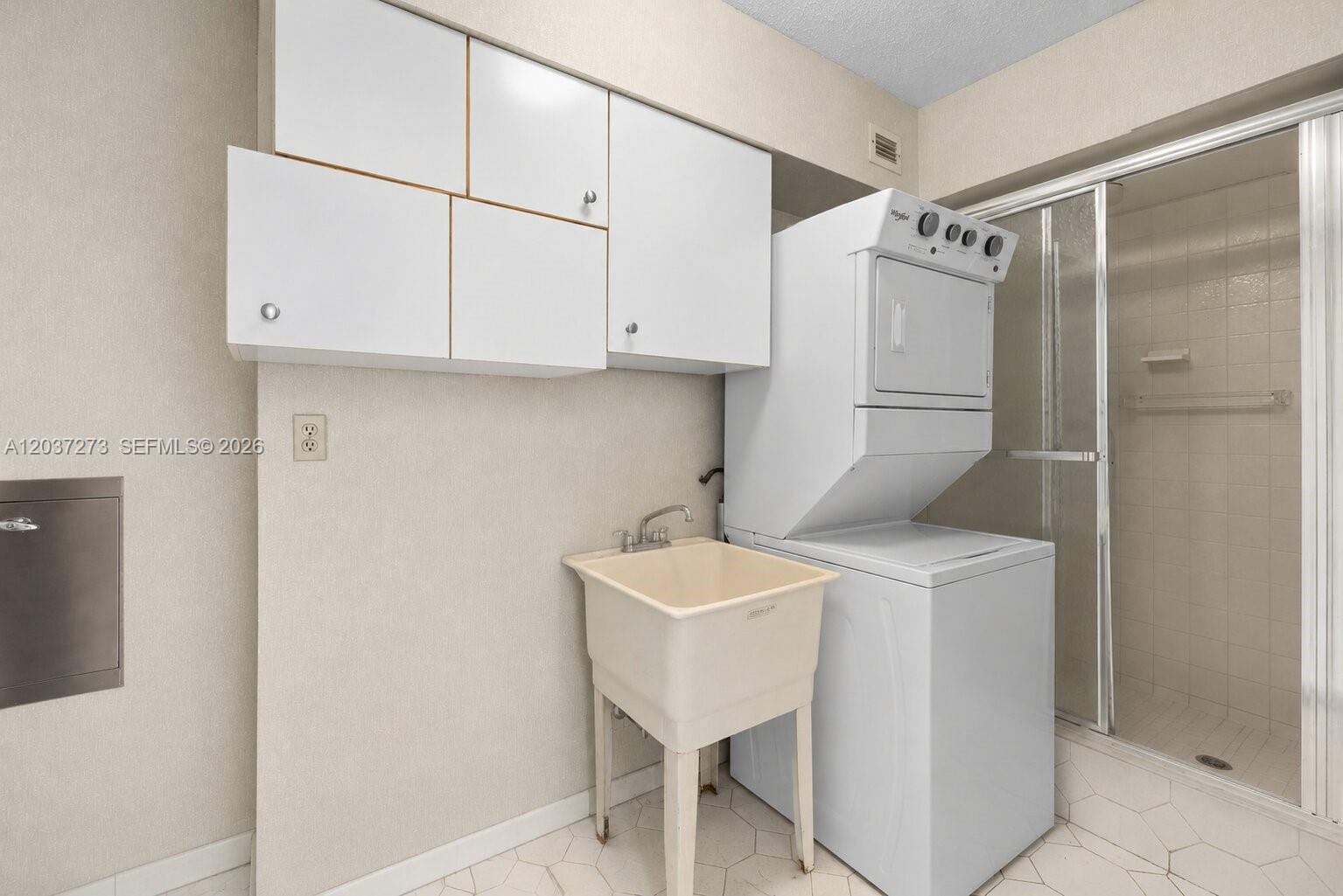 5500 Collins Avenue 1401, Miami Beach, FL 33140 photo 25