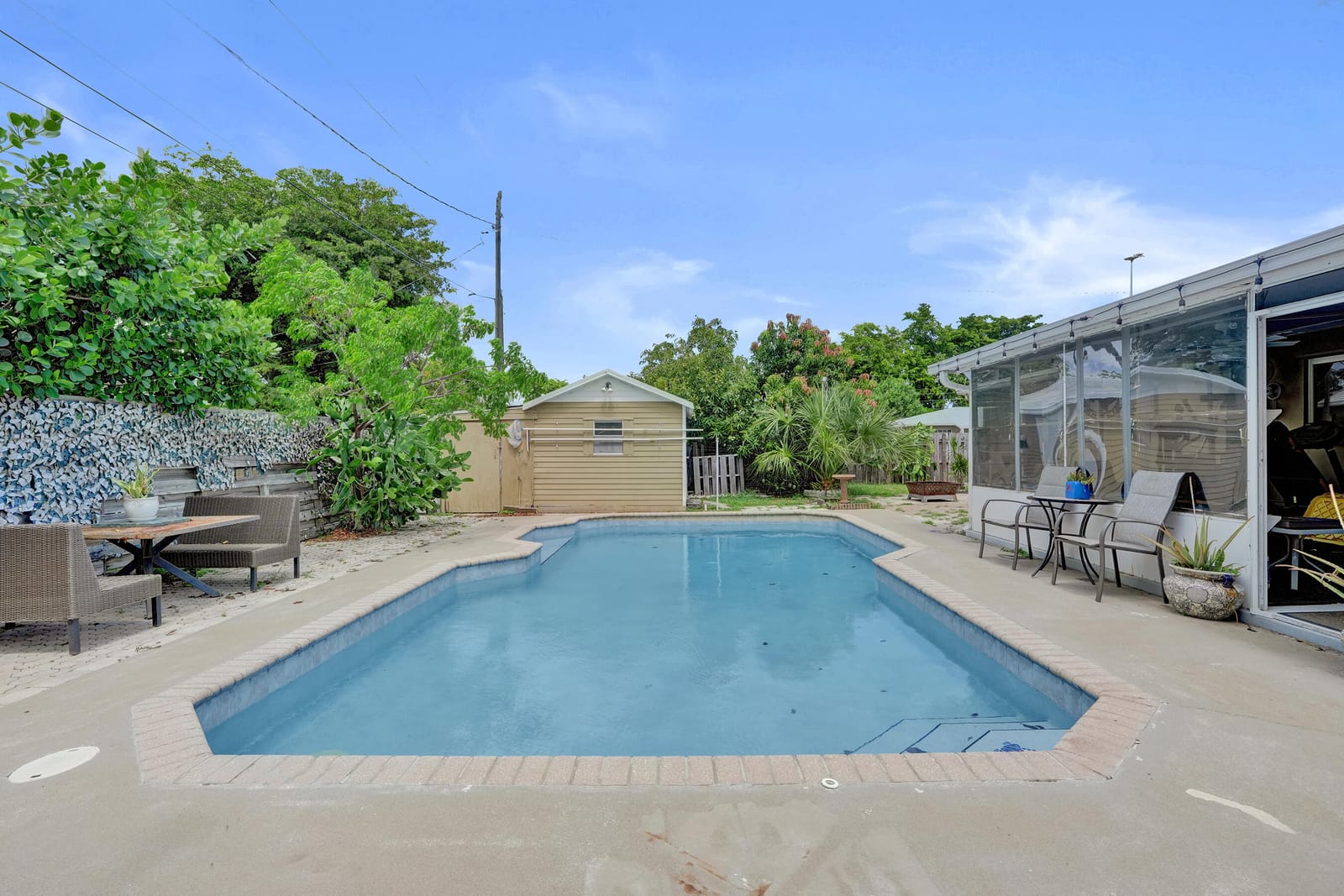 307 SE 14th Place, Deerfield Beach, FL 33441 photo 1