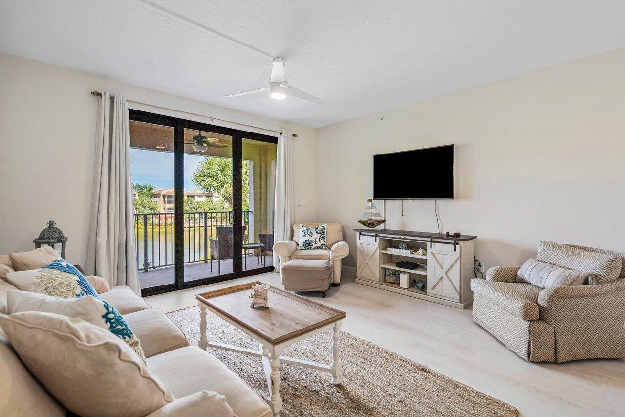 300 Uno Lago Drive 304, Juno Beach, FL 33408, Juno Beach
