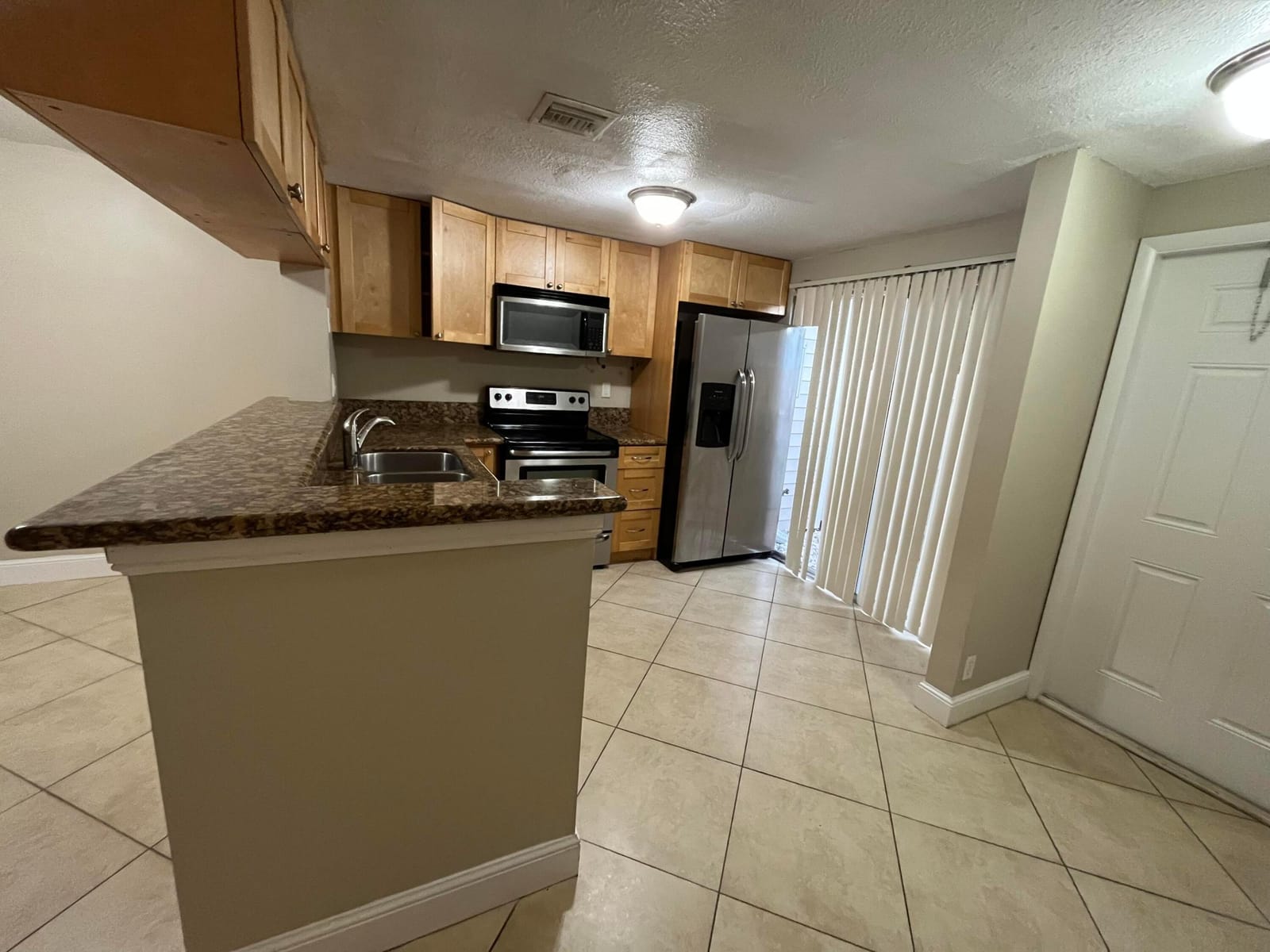 2589 NE 15th Street — photo 12