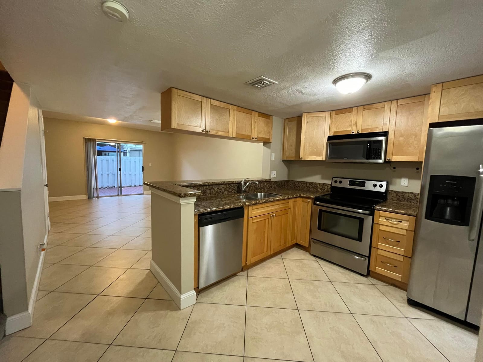 2589 NE 15th Street — photo 9
