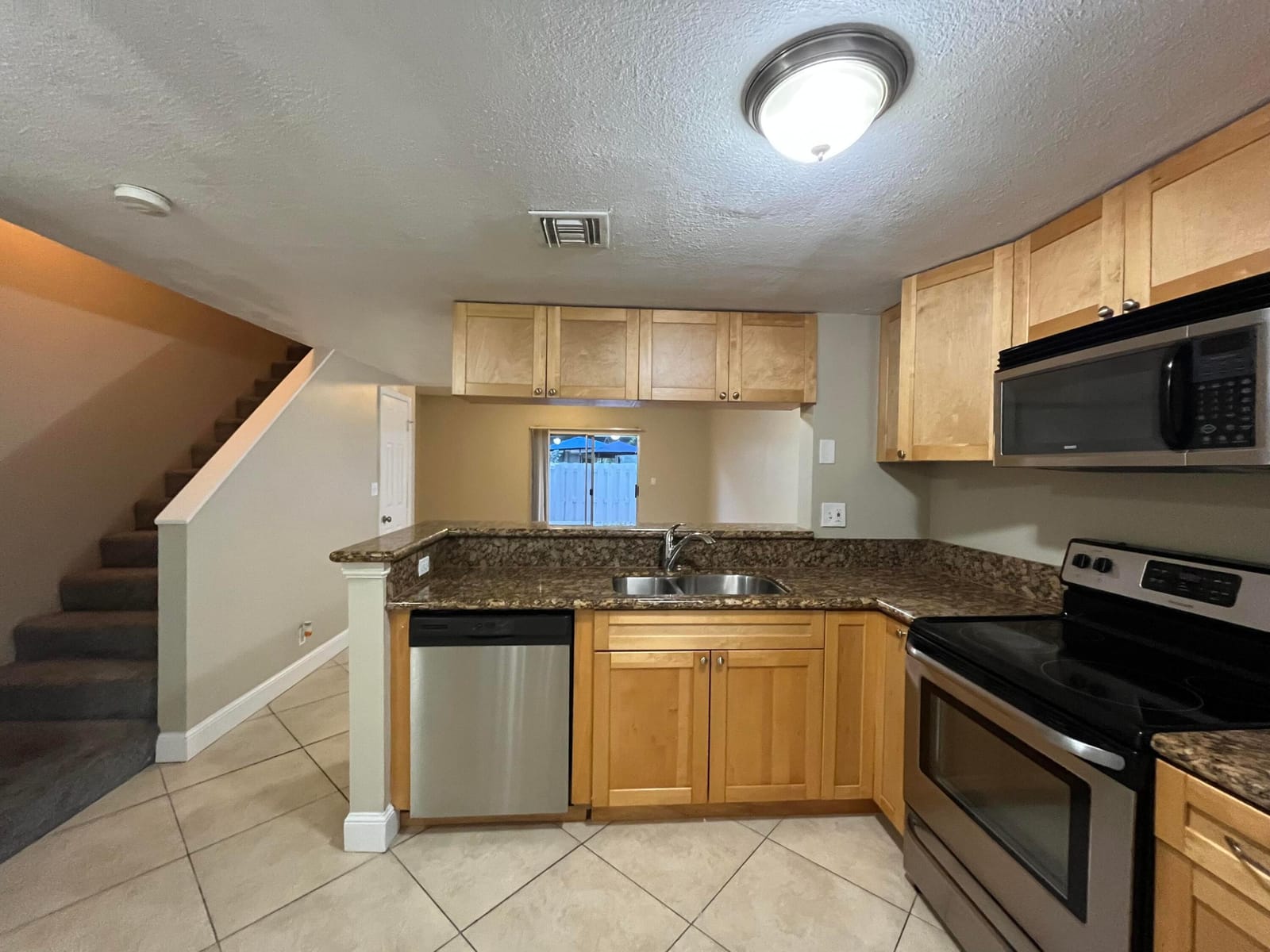 2589 NE 15th Street — photo 10