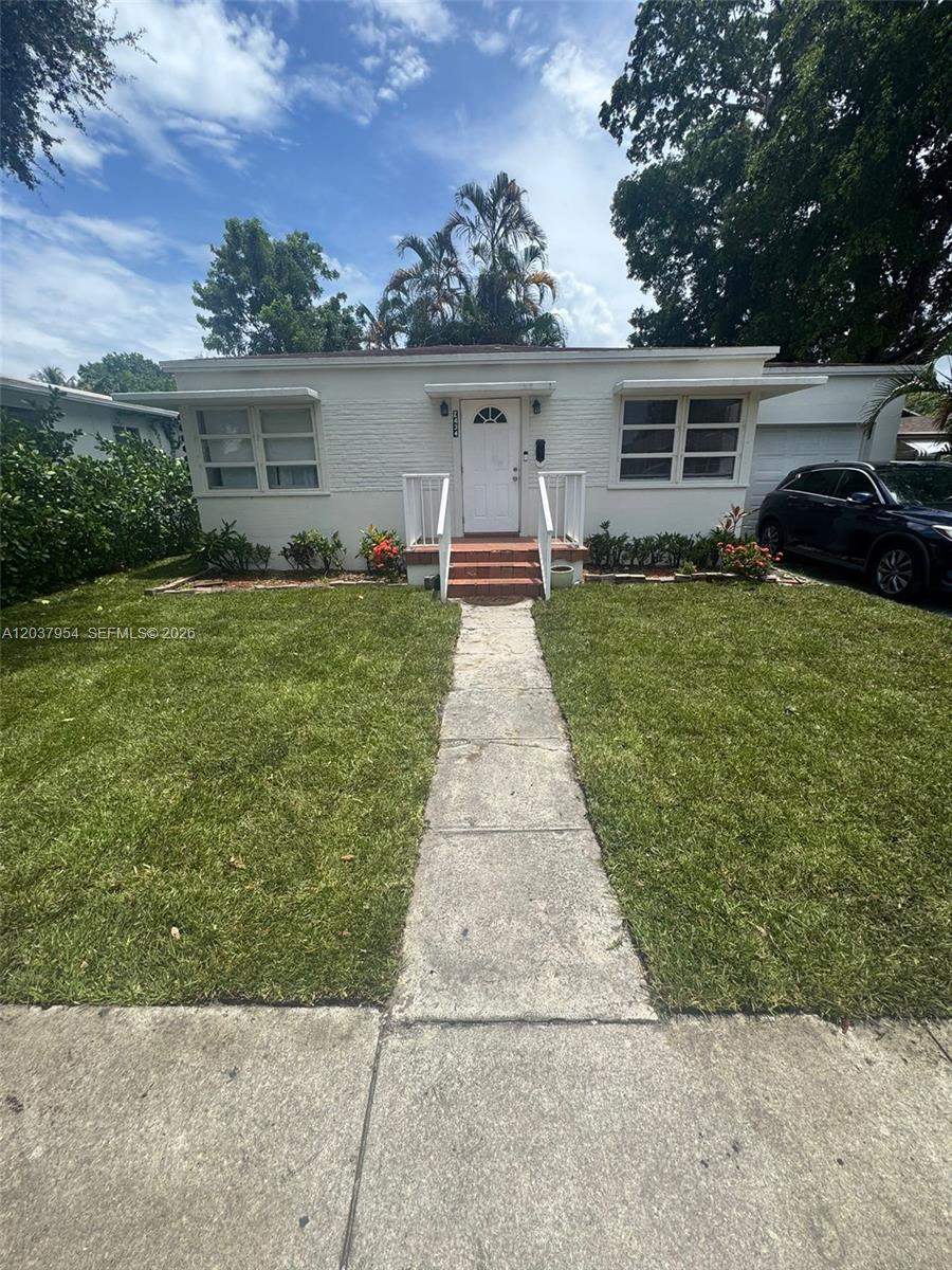 2434 Pierce Street, Hollywood, FL 33020, Hollywood