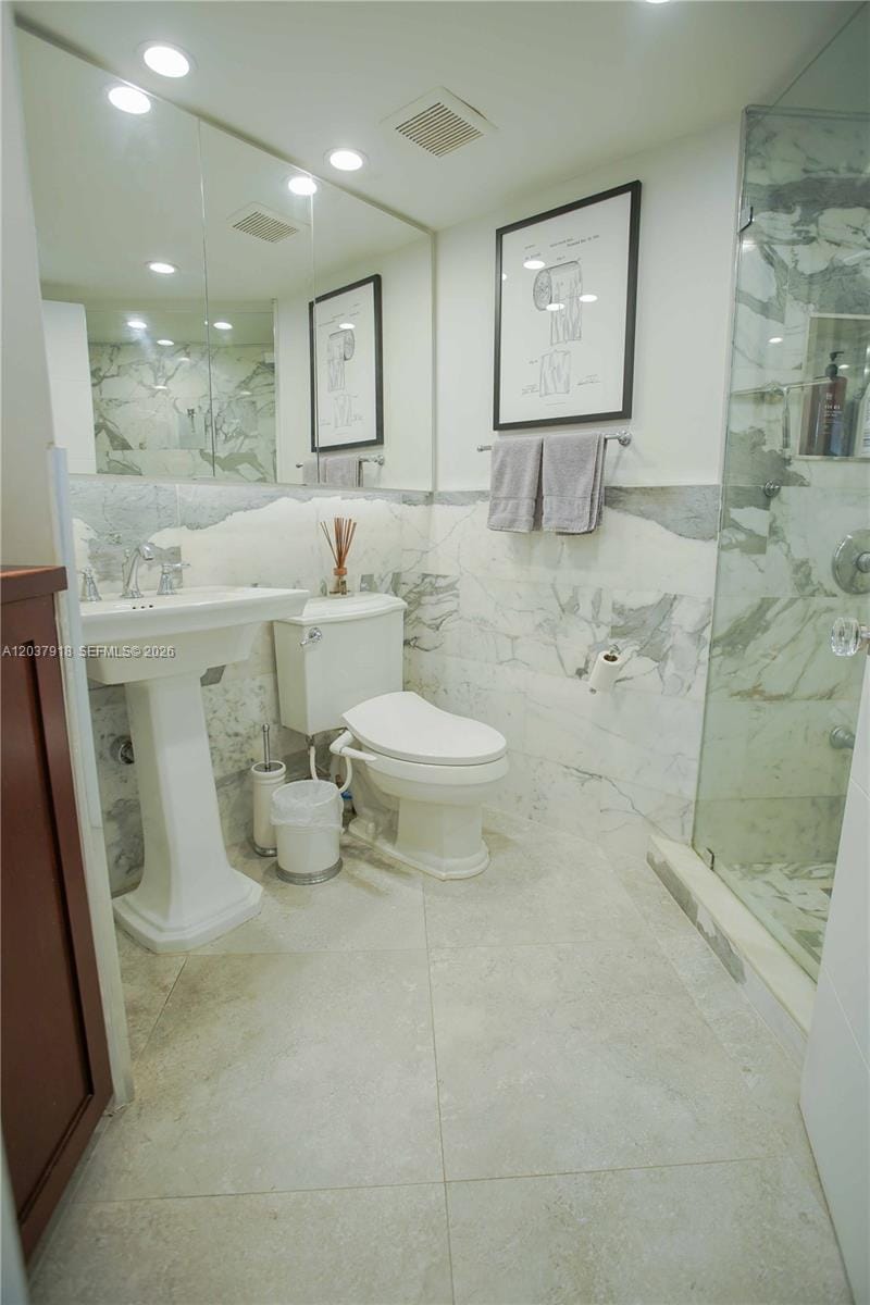 5880 Collins Avenue 302, Miami Beach, FL 33140 photo 15