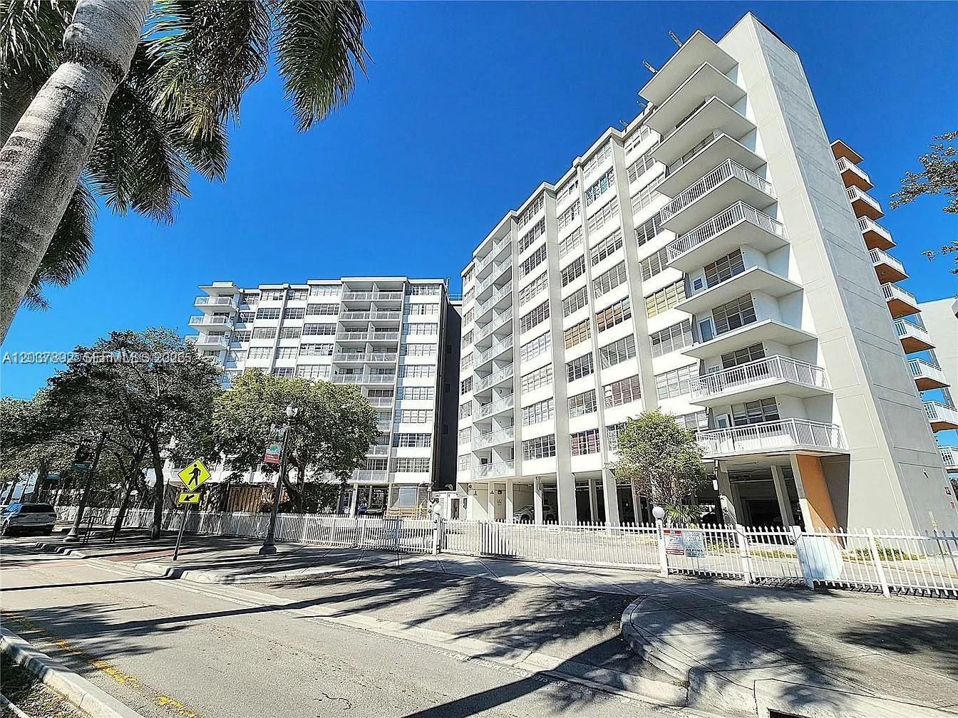 2025 NE 164 307 307, North Miami Beach, FL 33162, North Miami Beach