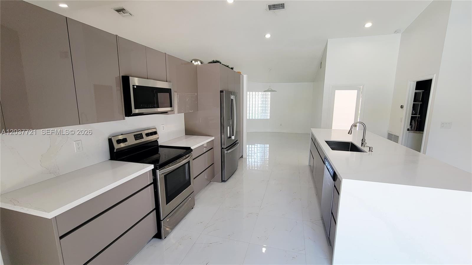 1421 SW 104th Avenue, Pembroke Pines, FL 33025 photo 8
