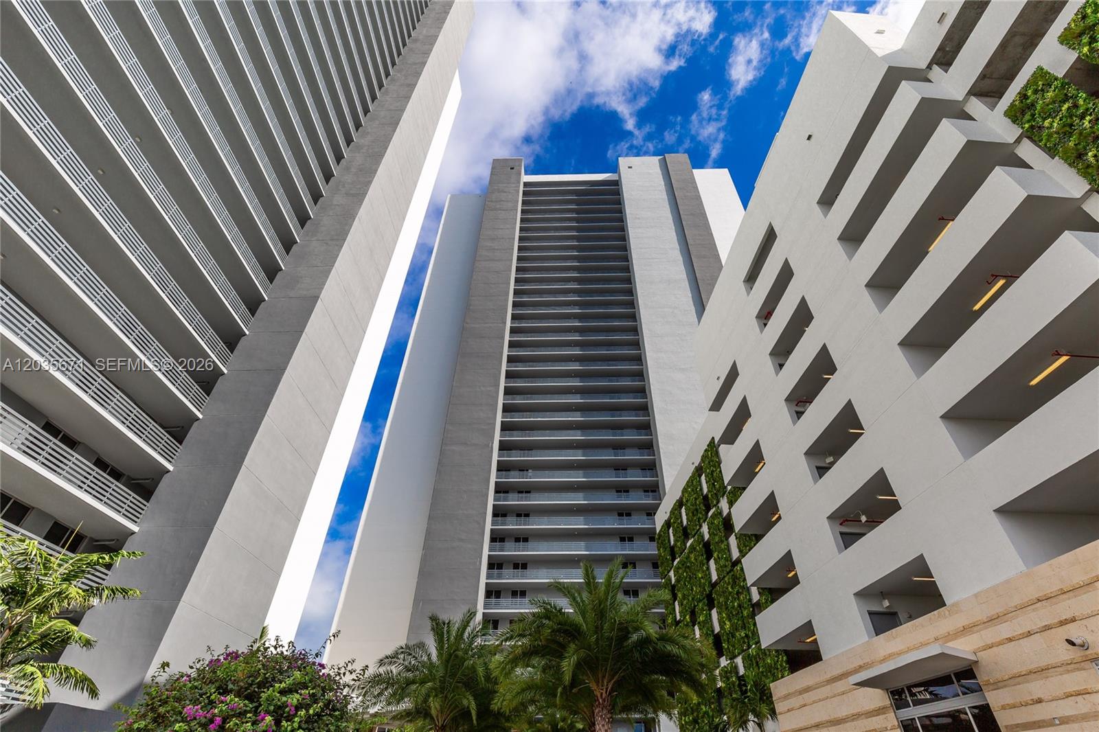 16385 Biscayne Boulevard 1805, North Miami Beach, FL 33160, North Miami Beach