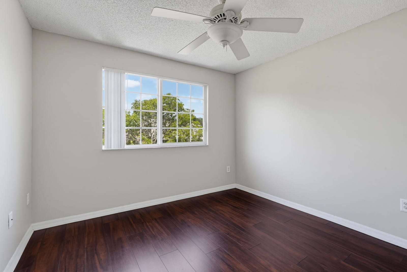 400 N Crestwood Ct Court N 417 — photo 11