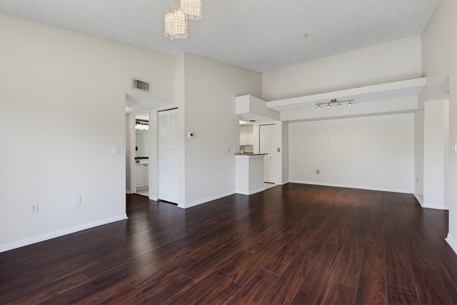400 N Crestwood Ct Court N 417 — photo 5