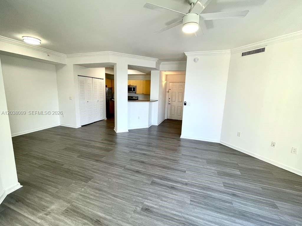 1919 Van Buren Street 818A — photo 8
