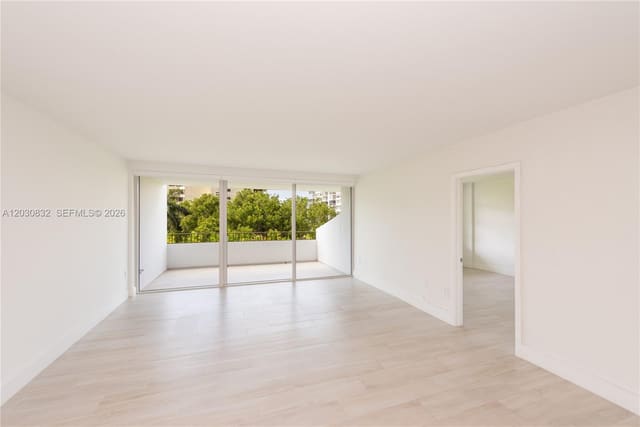 155 Ocean Lane Drive 403, Commodore Club West, Key Biscayne, FL