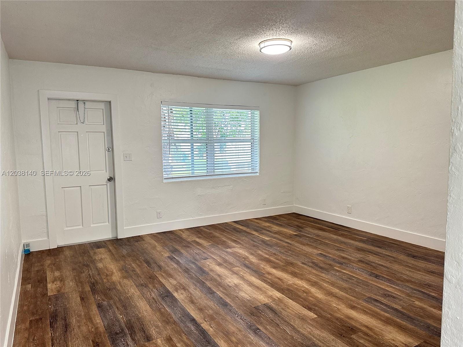 1821 Thomas Street 2 — photo 8
