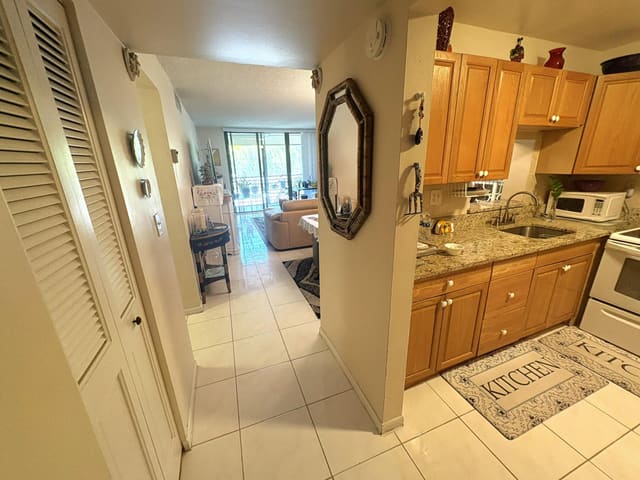 8150 W Mcnab Road 222, Tamarac, FL 33321