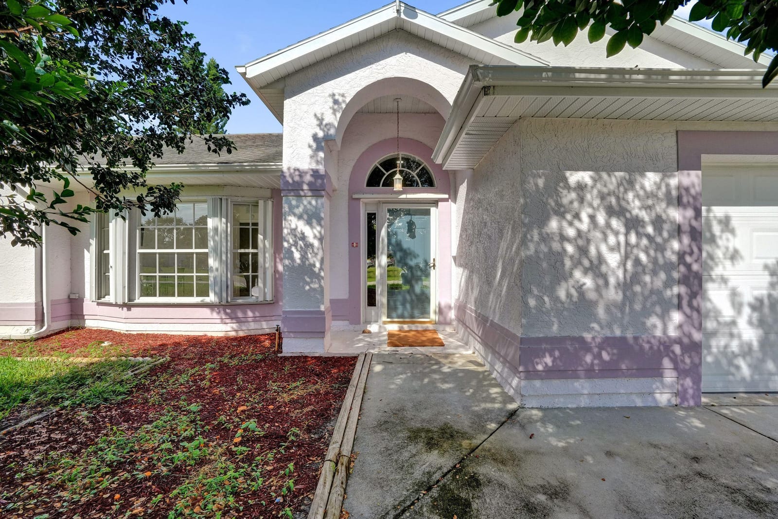 1212 SE Petunia Avenue — photo 2
