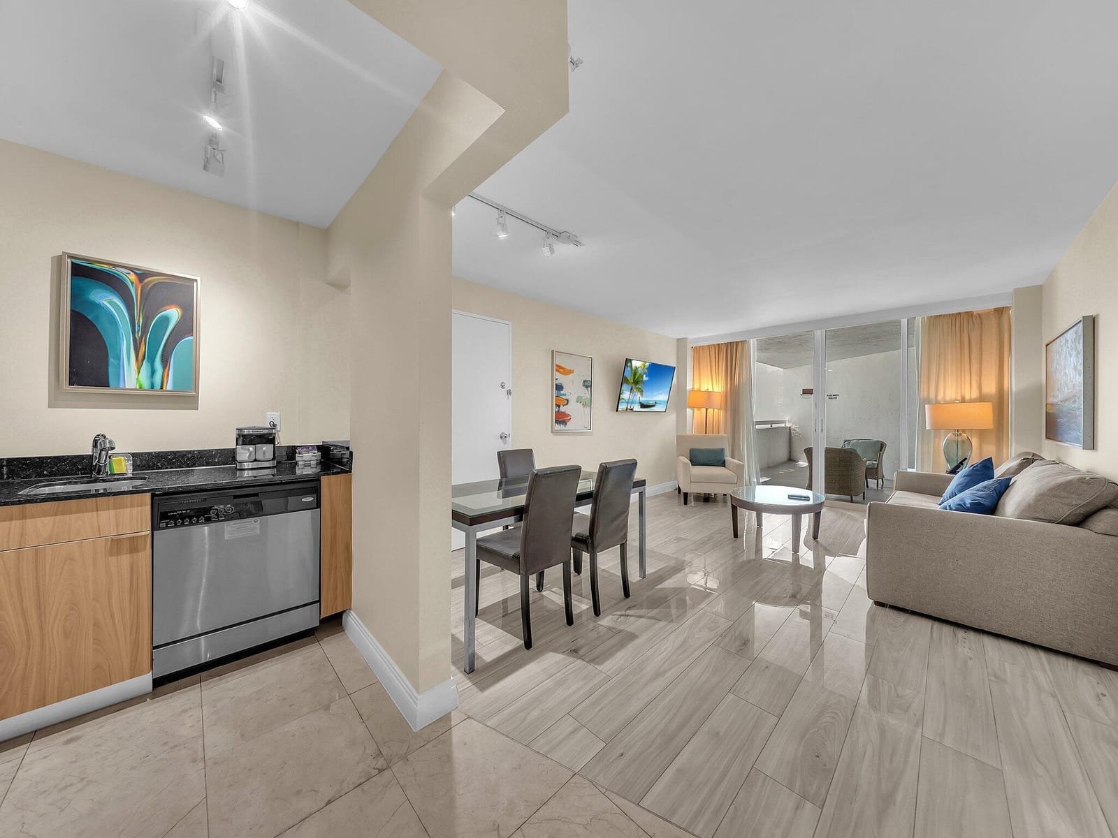 2670 E Sunrise Boulevard 323 — photo 4