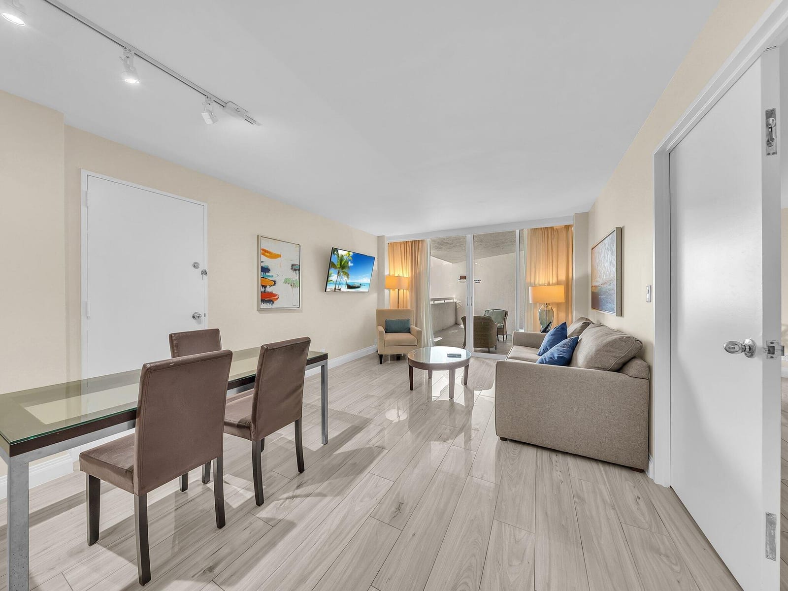 2670 E Sunrise Boulevard 323 — photo 6