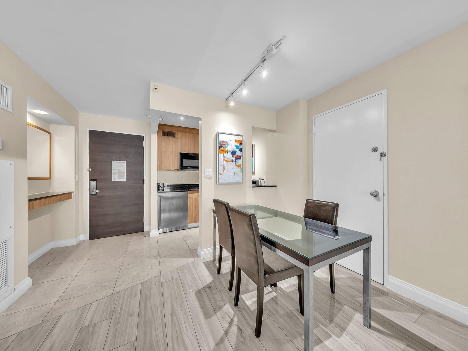 2670 E Sunrise Boulevard 323 — photo 7