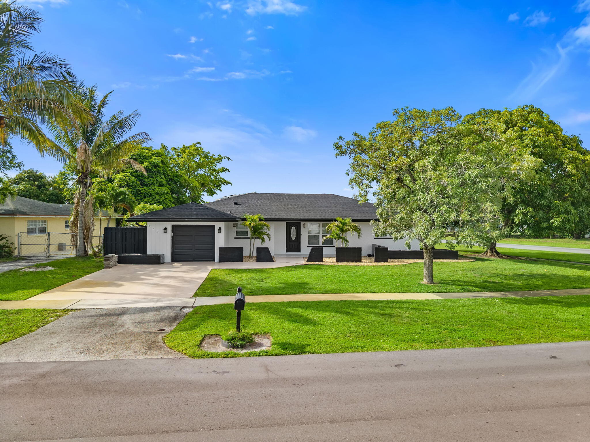 908 Hibiscus Drive, Royal Palm Beach, FL 33411, Royal Palm Beach