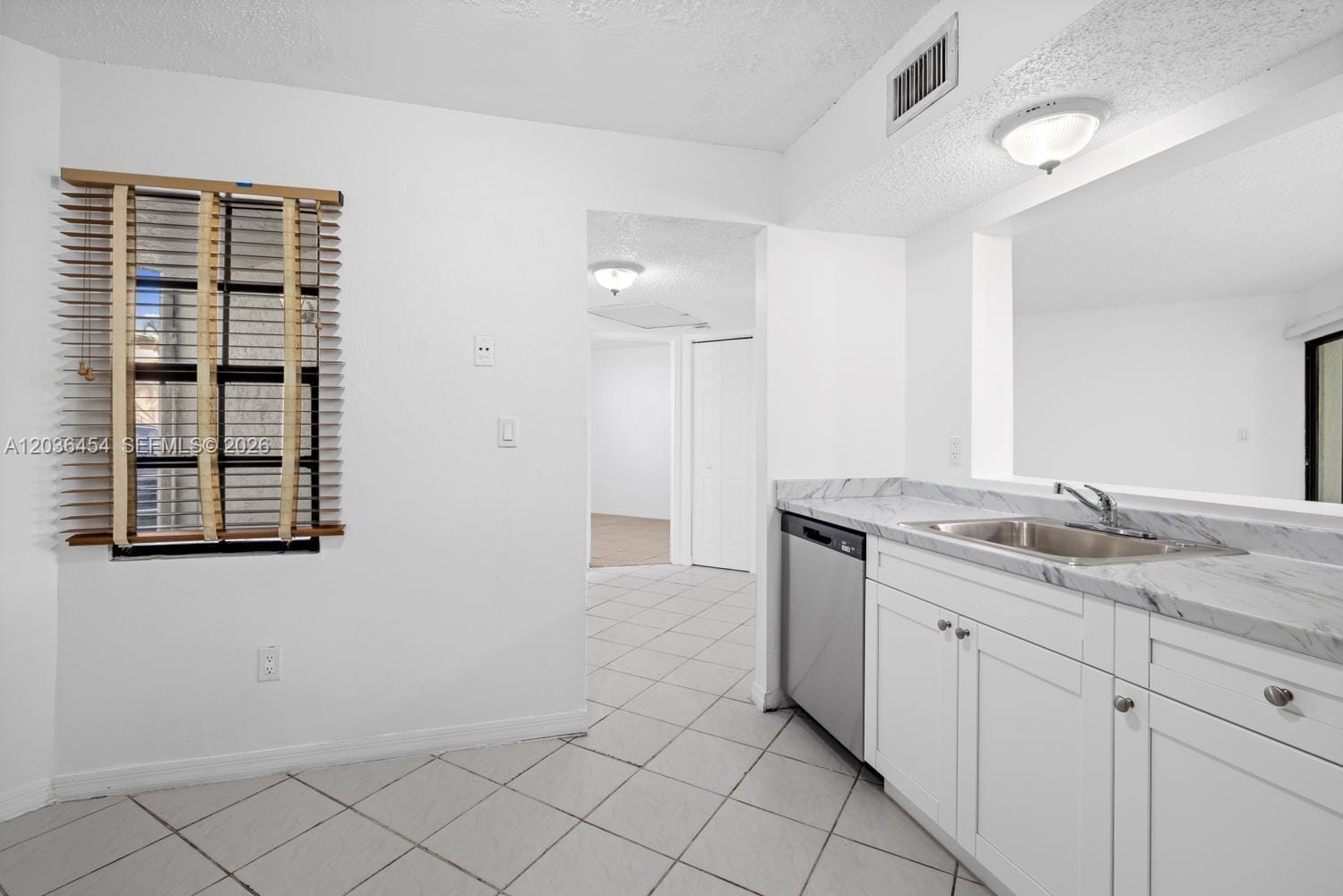 1055 N Franklin Avenue 1055G — photo 12